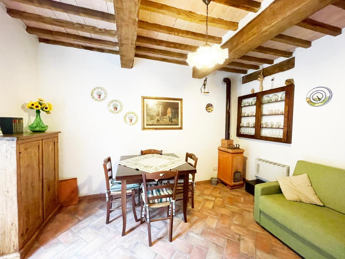 Angolino Appartamento In Centro E Terme A 10 Min San Quirico dʼOrcia Kültér fotó